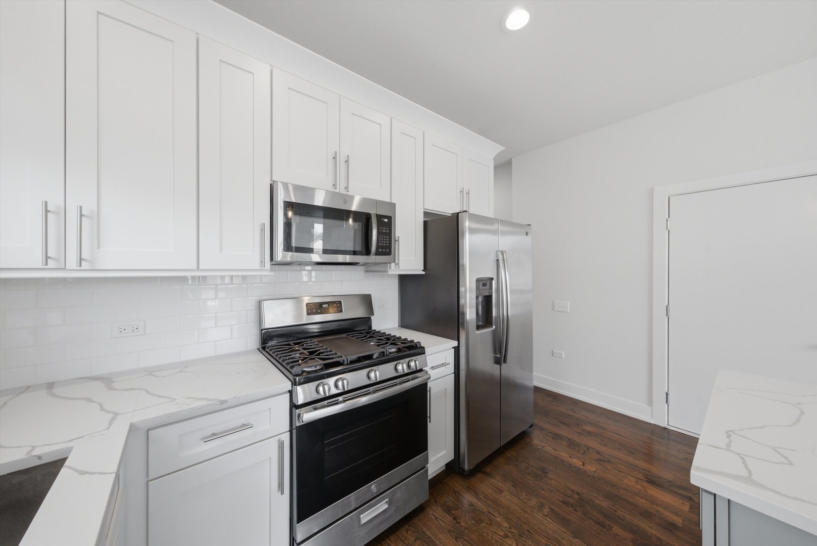6606 S University Avenue 2 Property Photo 10