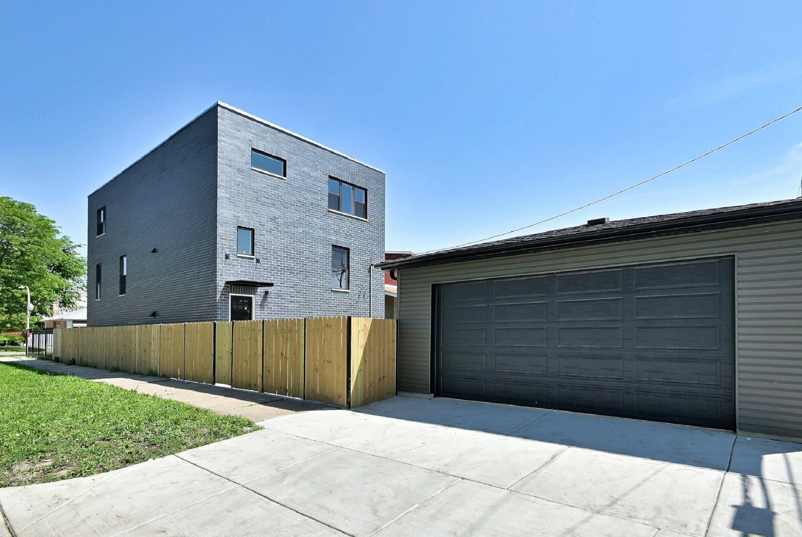4859 W Hirsch Street Property Photo 3