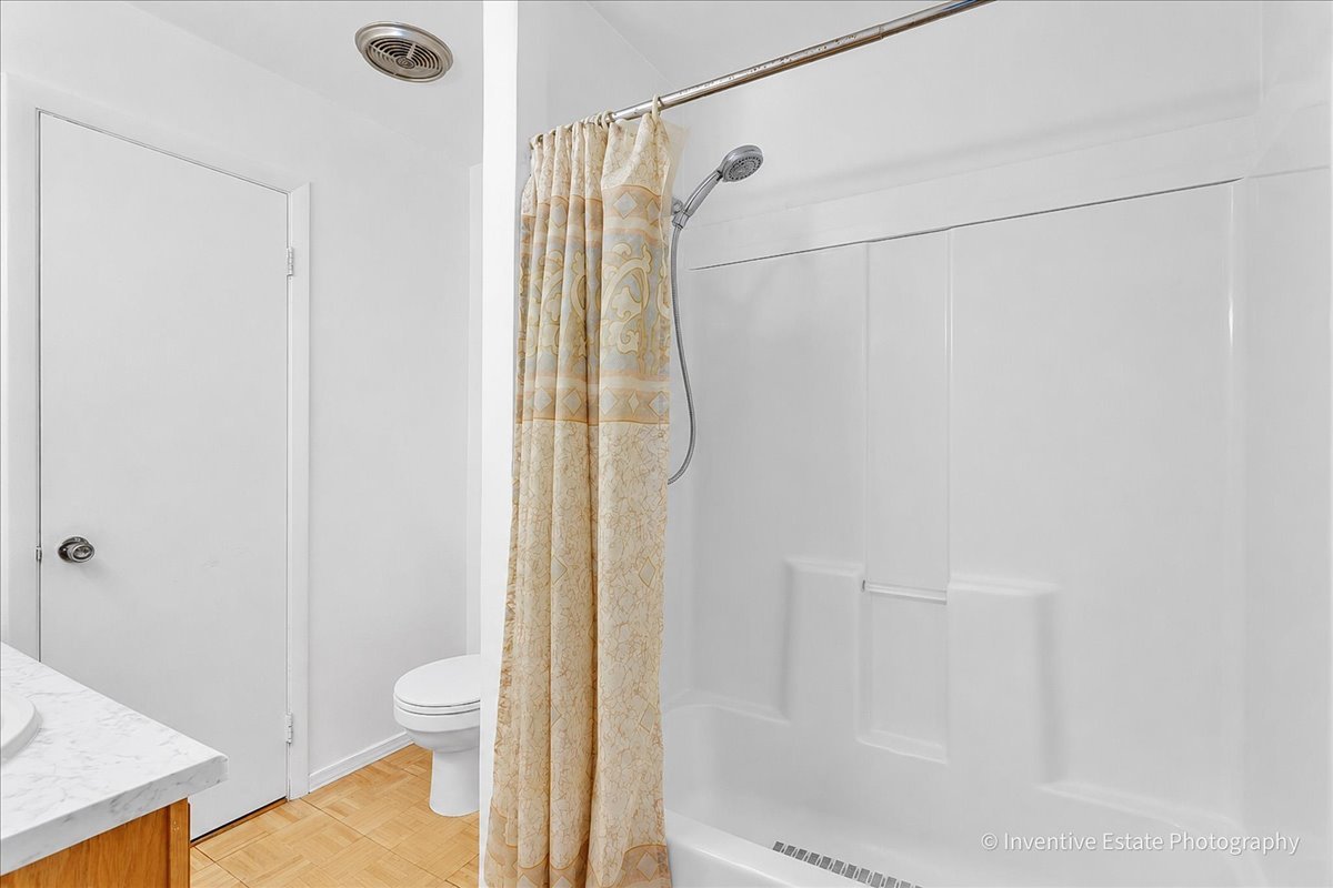 4027 Appleby Lane Property Photo 14