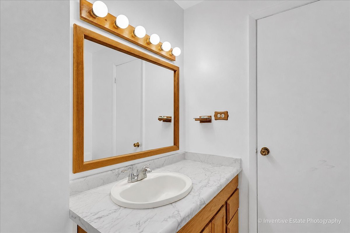 4027 Appleby Lane Property Photo 15