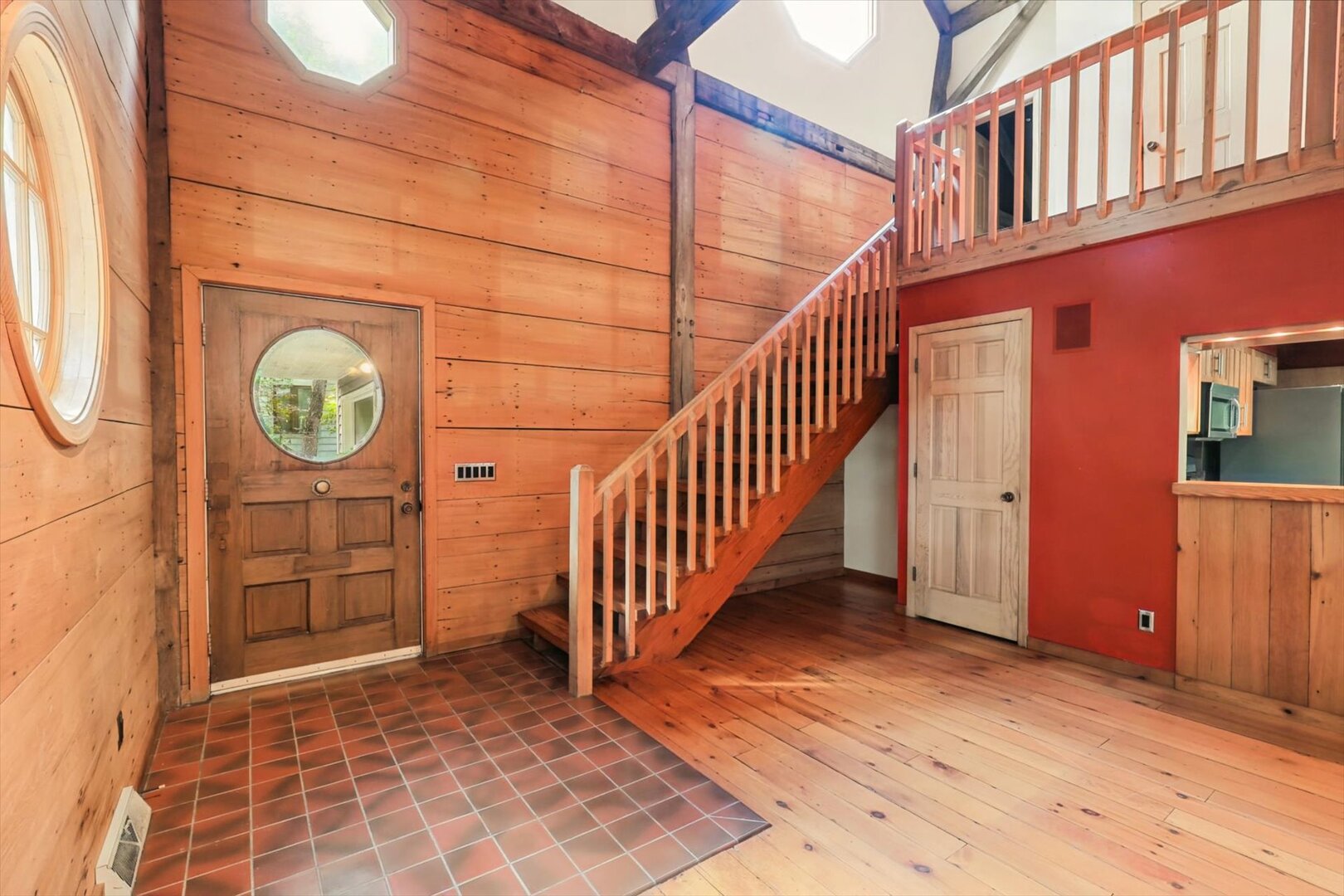 802 La Sell Drive Property Photo 2
