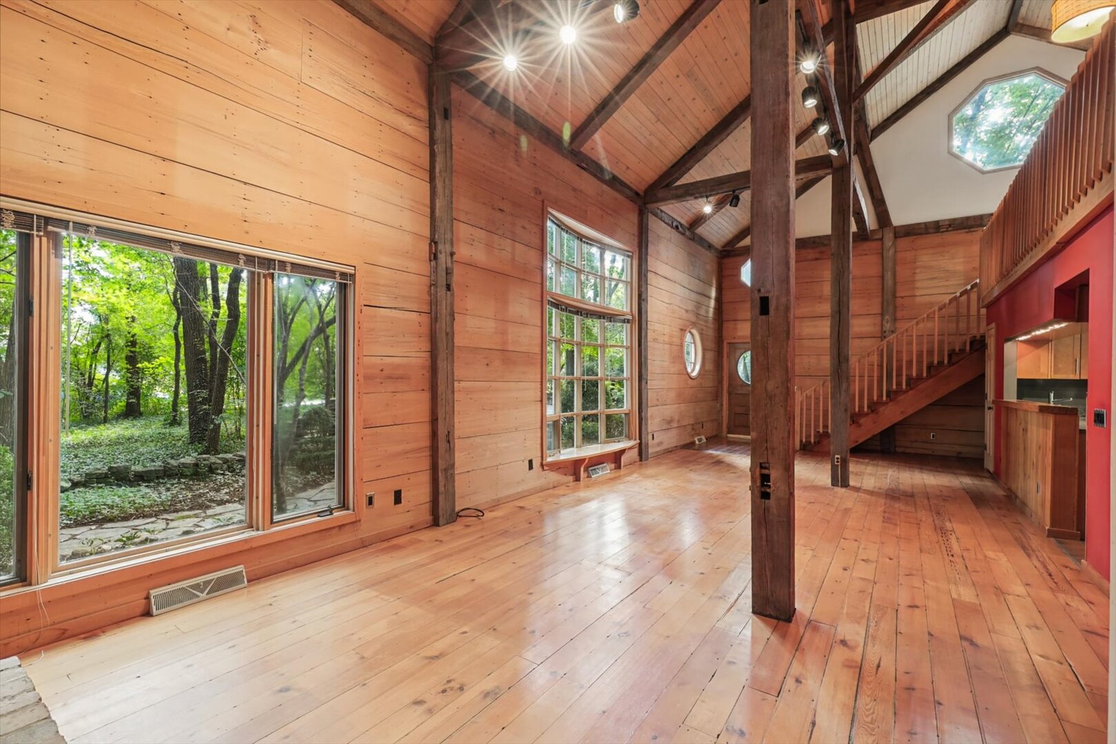 802 La Sell Drive Property Photo 3