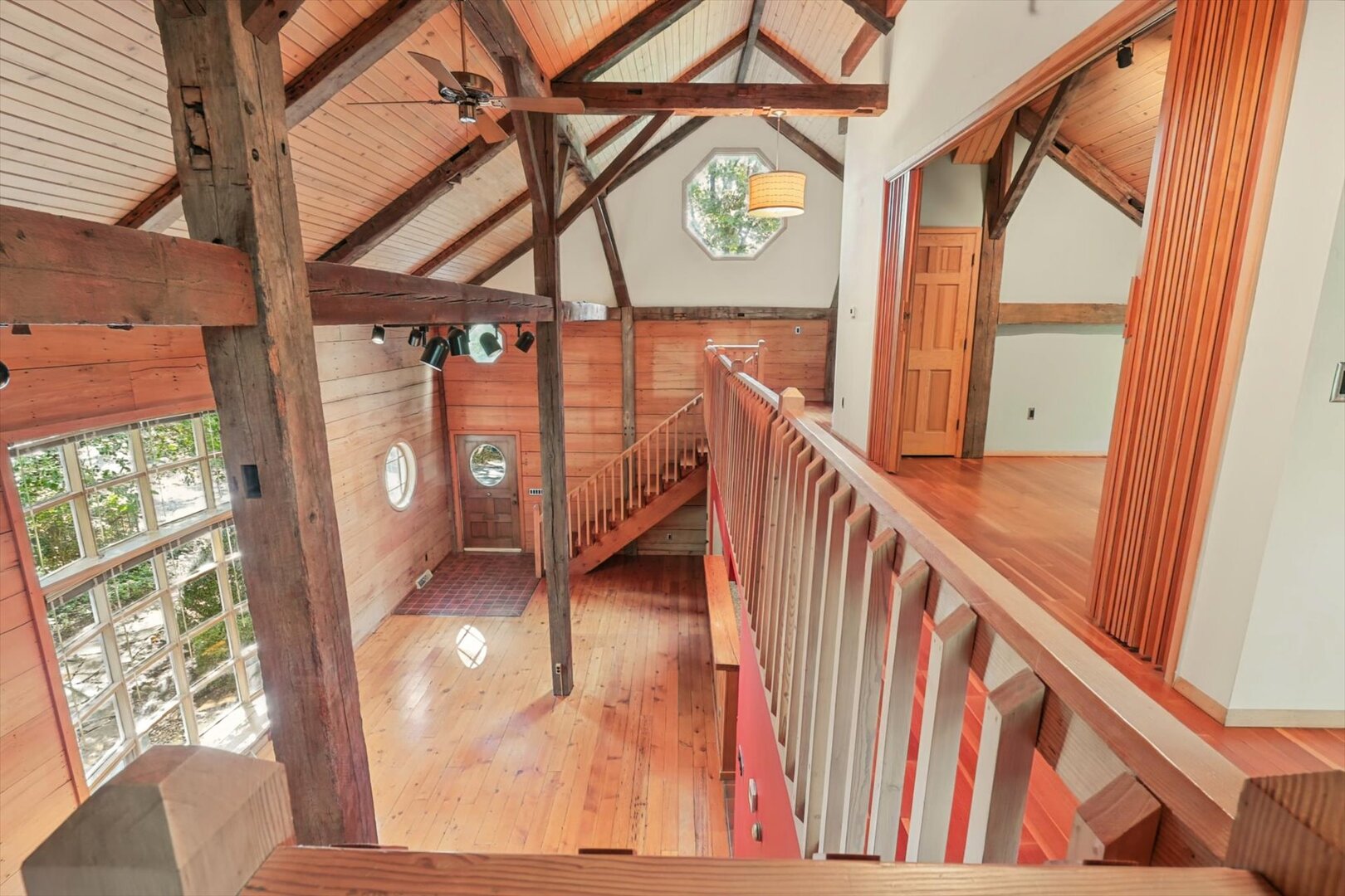 802 La Sell Drive Property Photo 4