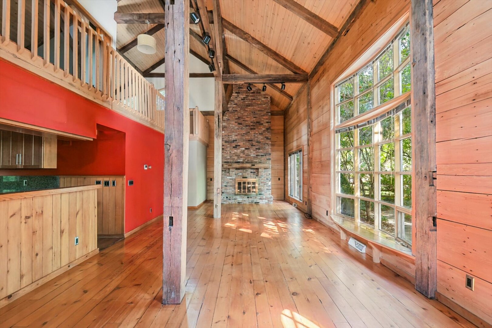 802 La Sell Drive Property Photo 5