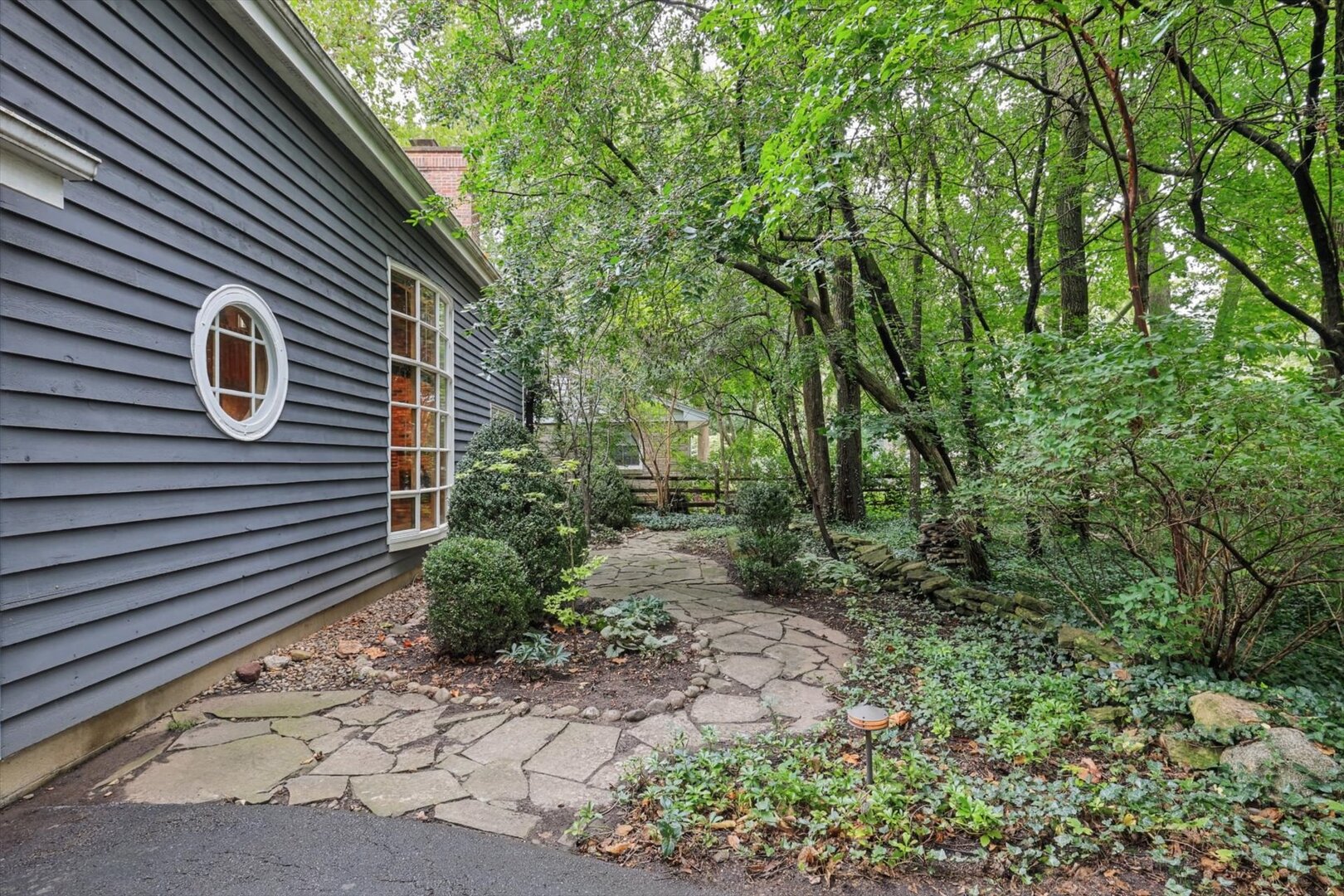 802 La Sell Drive Property Photo 18