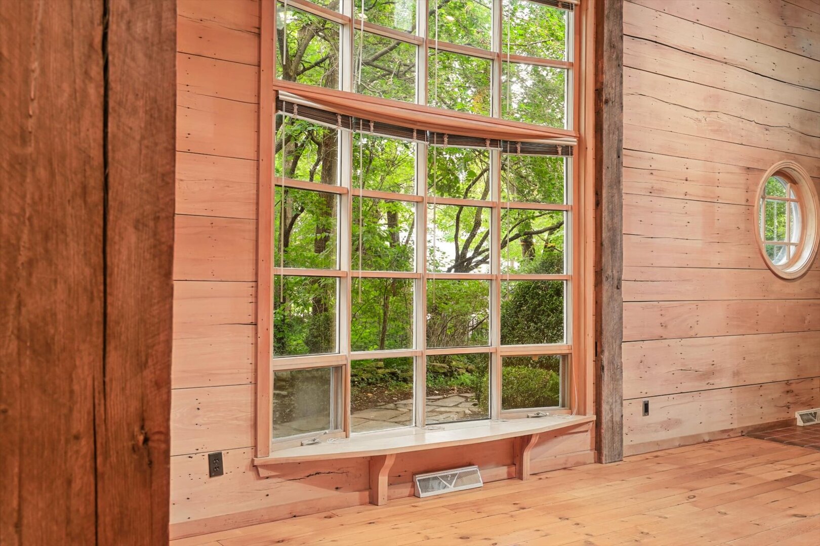 802 La Sell Drive Property Photo 23