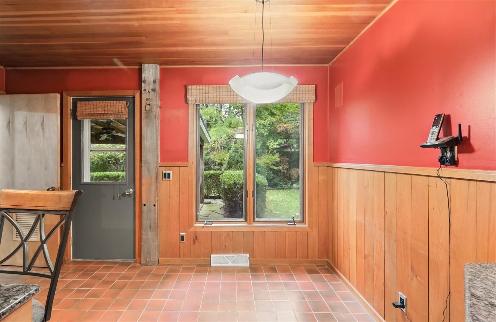 802 La Sell Drive Property Photo 33