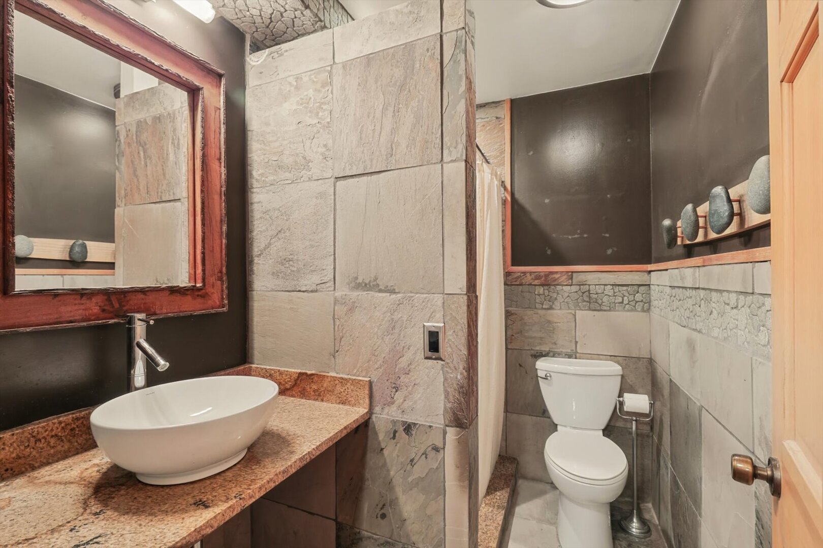 802 La Sell Drive Property Photo 36