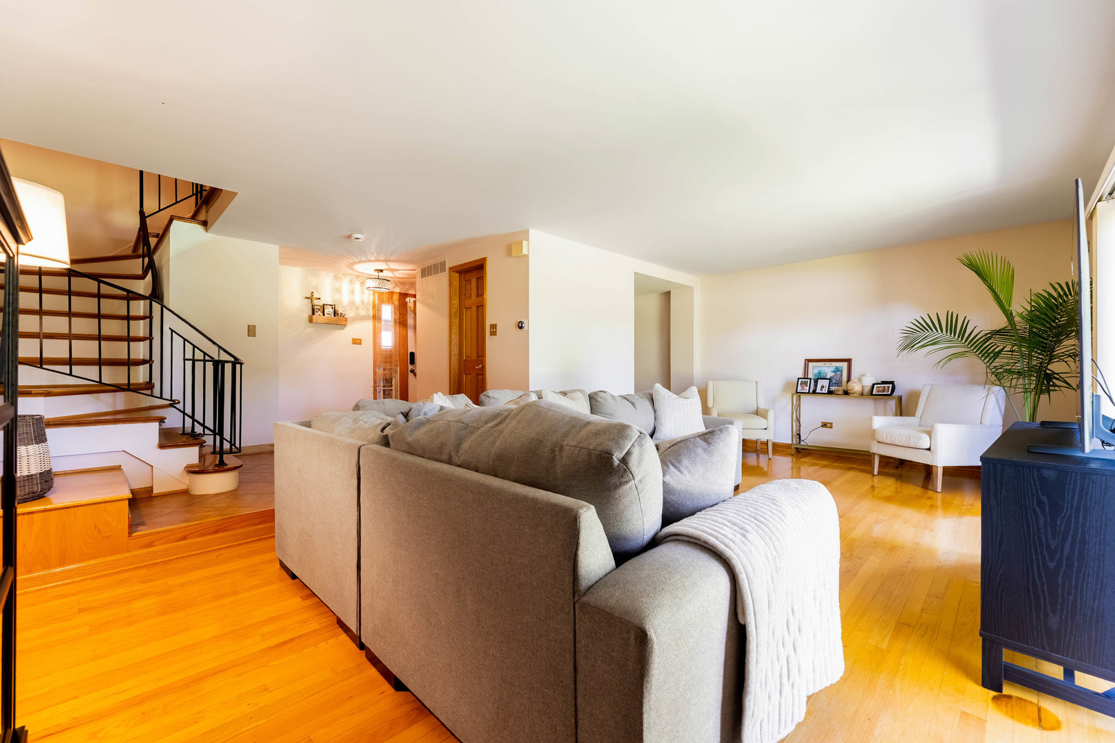 24 Cour Madeleine Court Property Photo 5