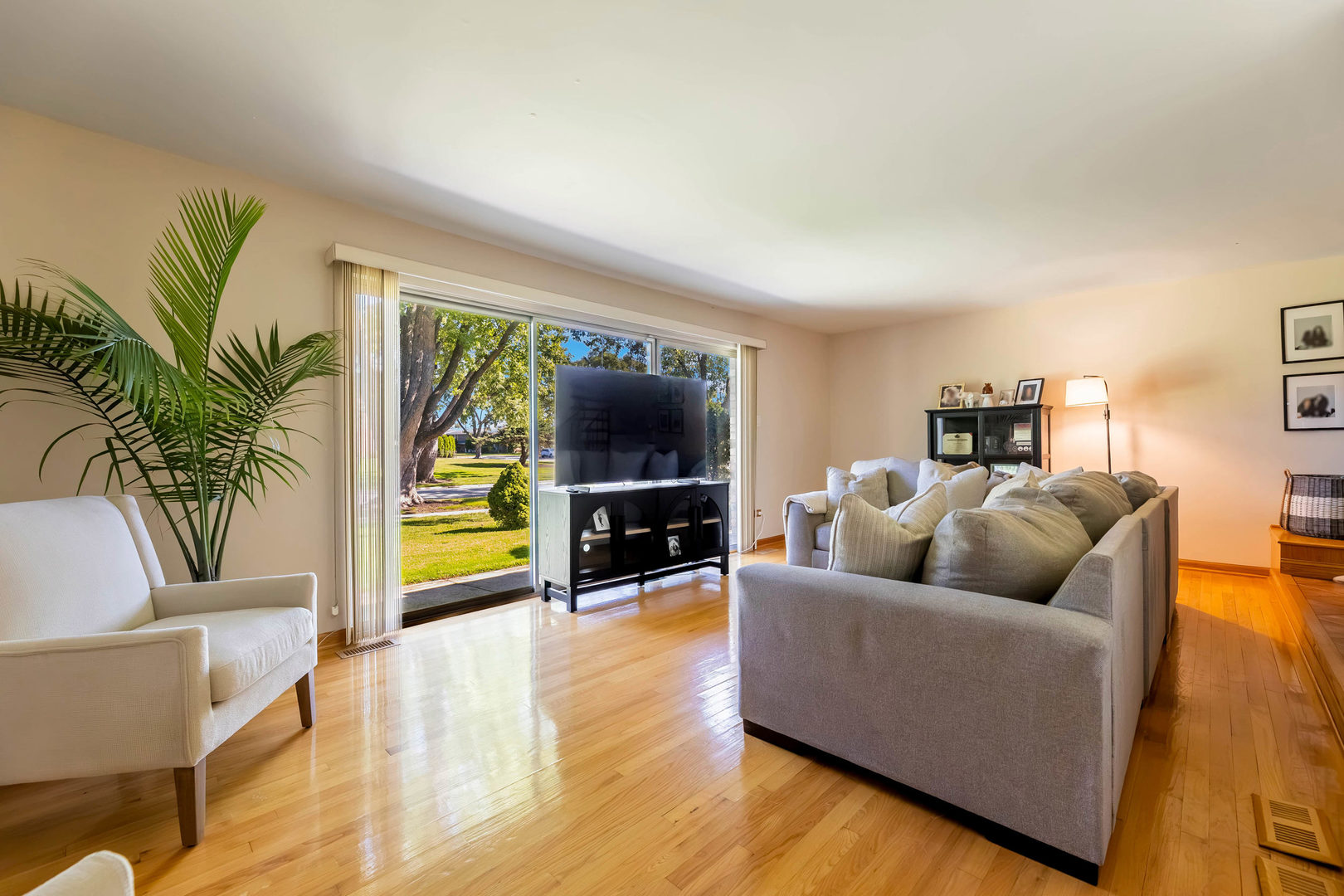24 Cour Madeleine Court Property Photo 7