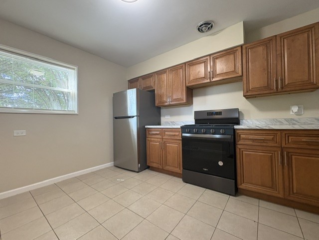 180 E Northwest Highway A Property Photo 4