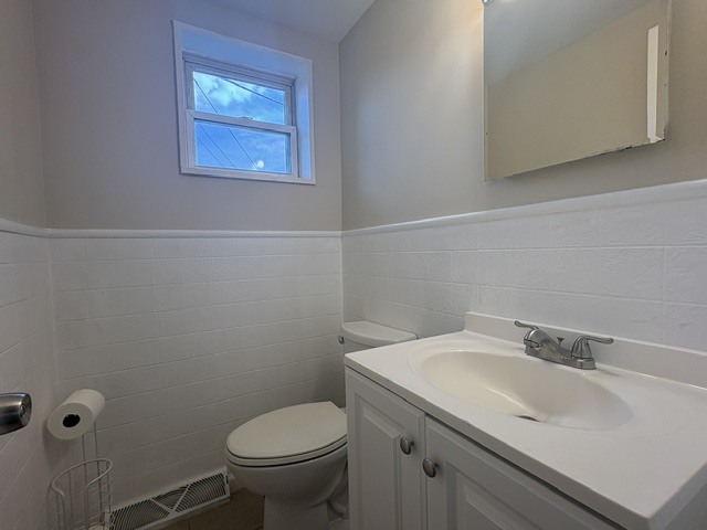 180 E Northwest Highway A Property Photo 6