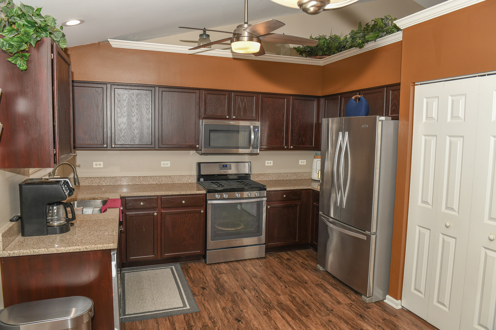 910 Carlyle Drive Property Photo 11