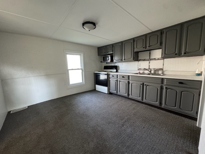 511 E 5th Street Property Photo 5