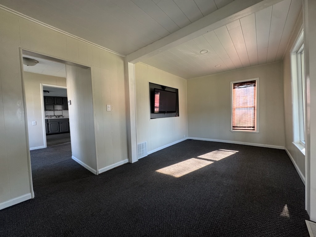 511 E 5th Street Property Photo 9