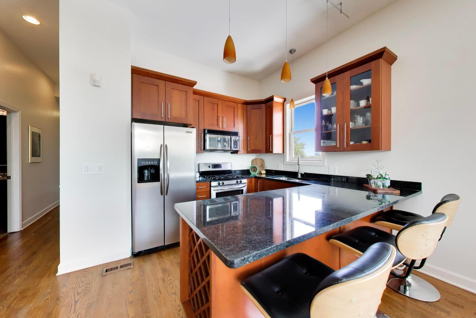 2306 W Chicago Avenue 4 Property Photo 7