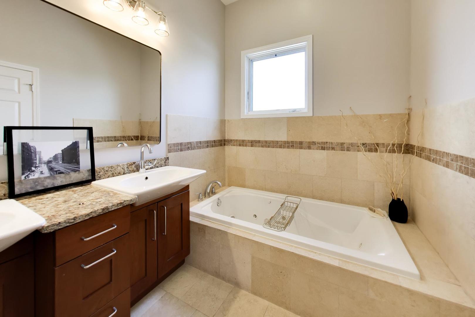 2306 W Chicago Avenue 4 Property Photo 17