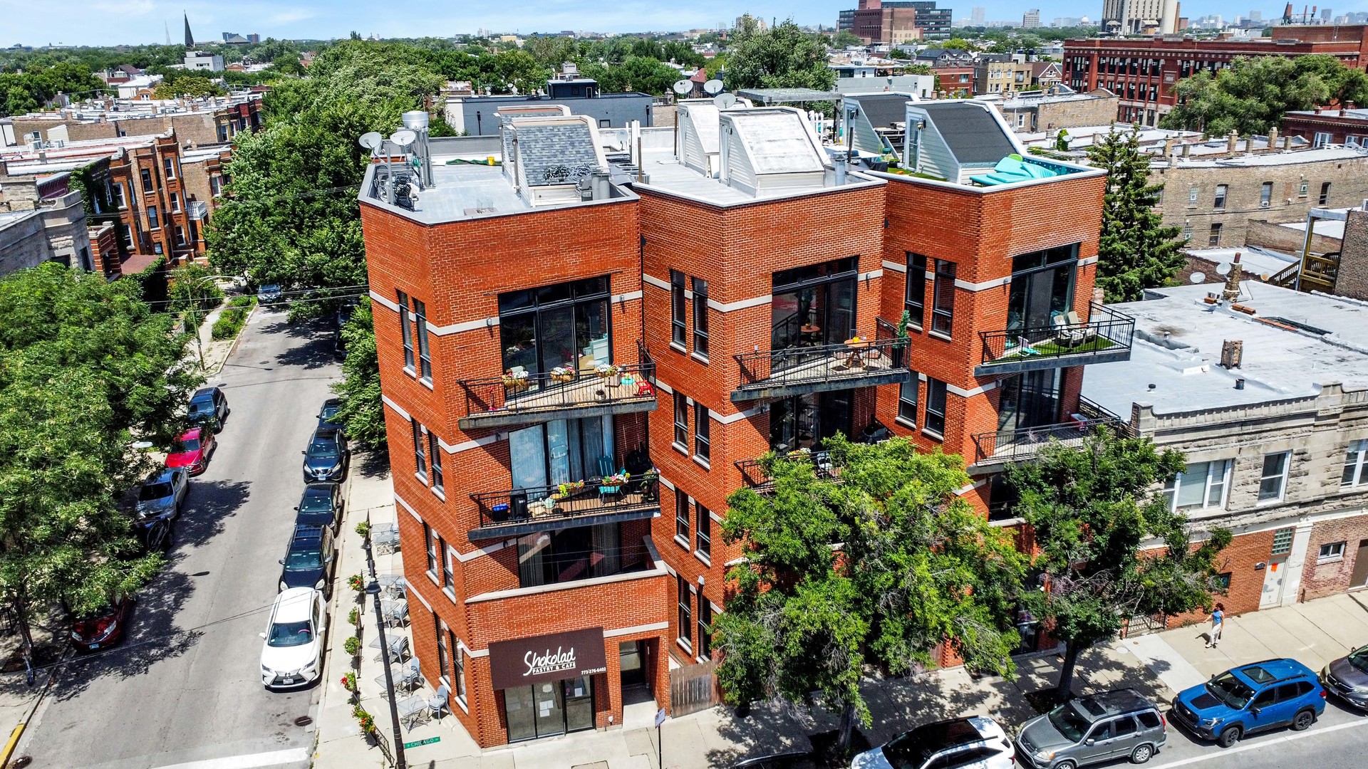 2522 W Chicago Avenue 4 Property Photo 2