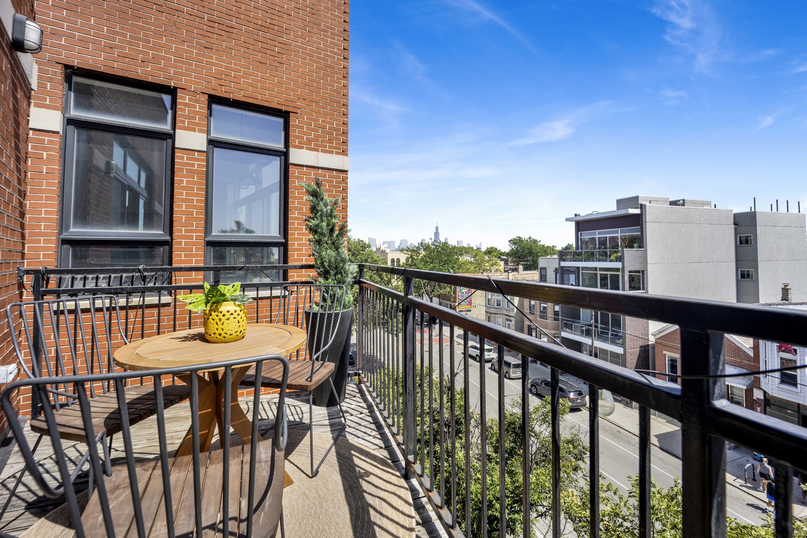 2522 W Chicago Avenue 4 Property Photo 6
