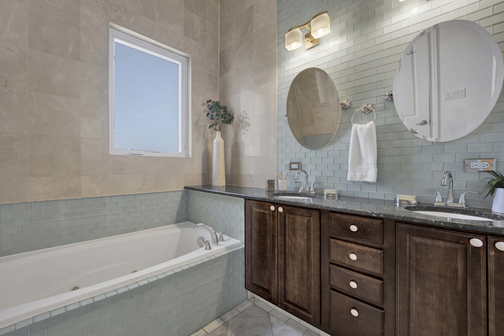 2522 W Chicago Avenue 4 Property Photo 23