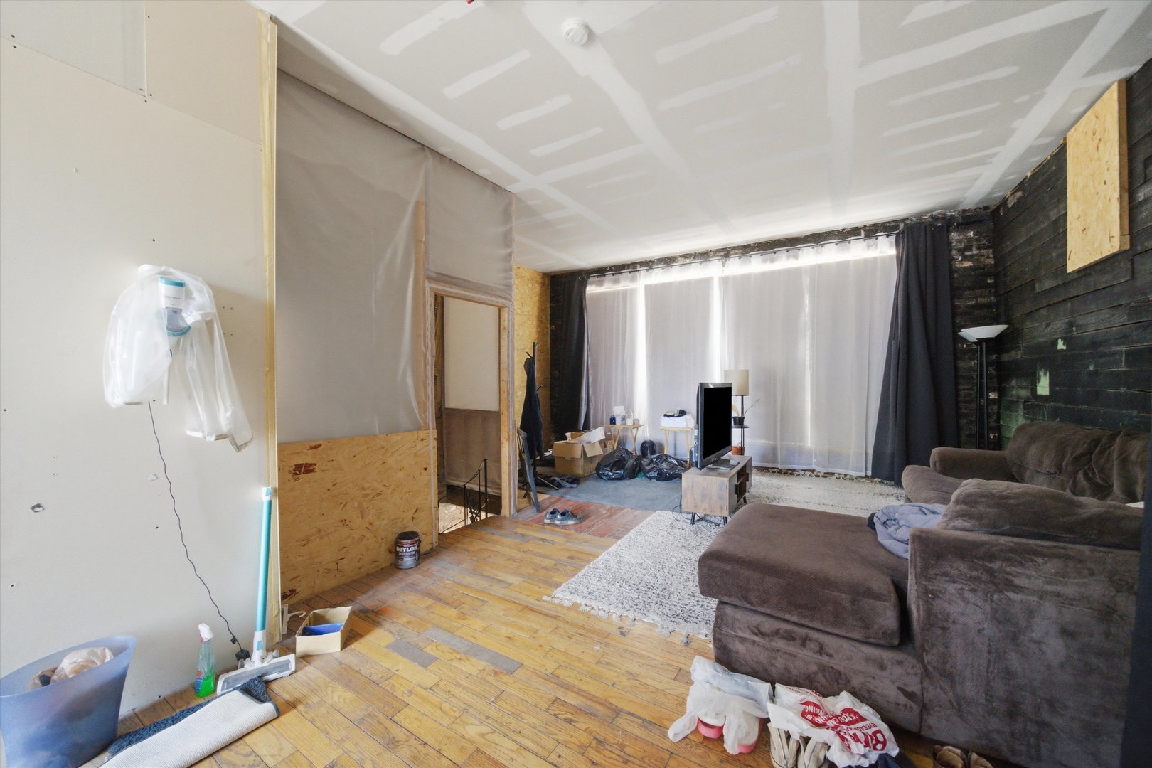 743 N Avers Avenue Property Photo 6