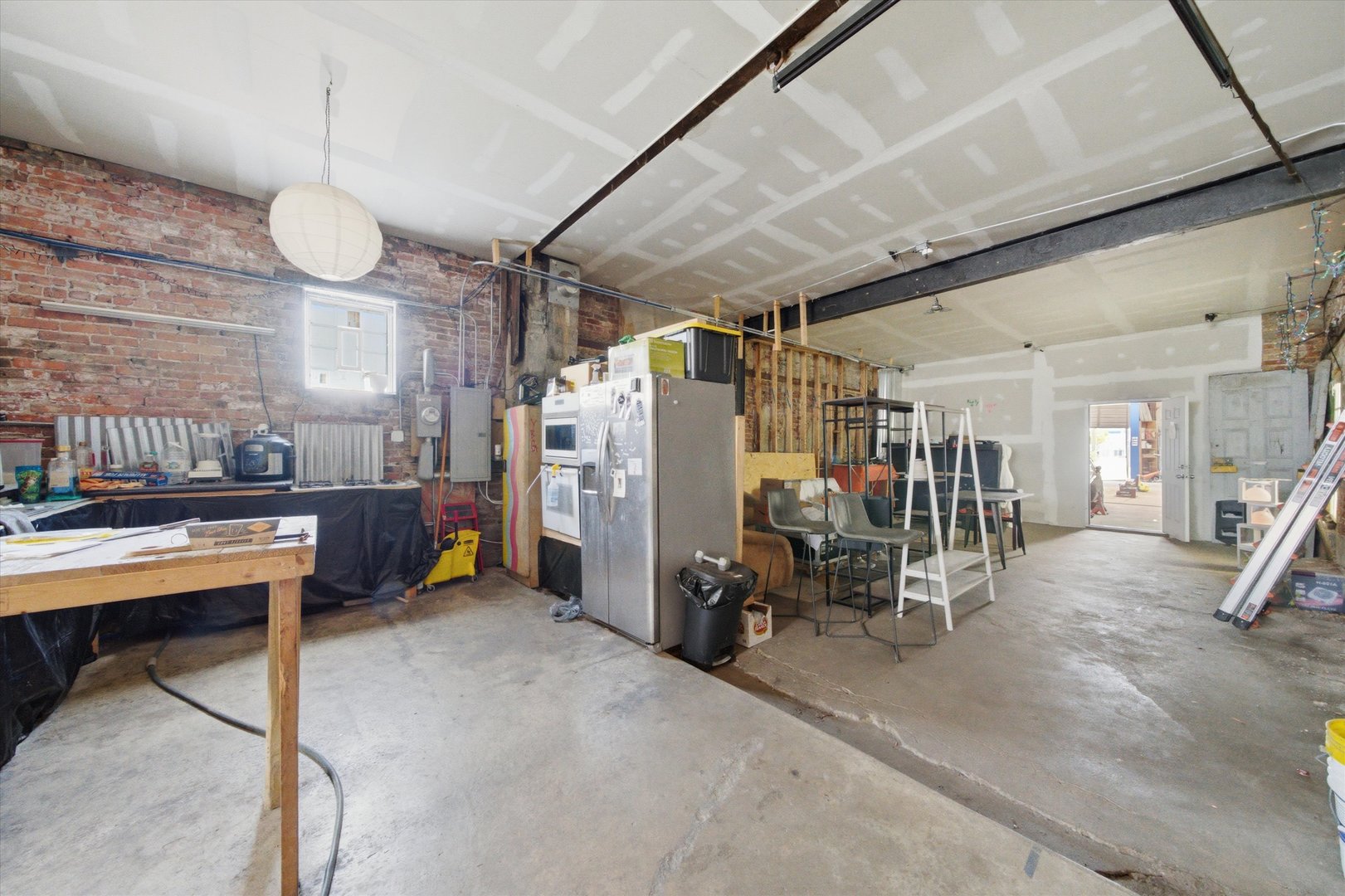 743 N Avers Avenue Property Photo 10