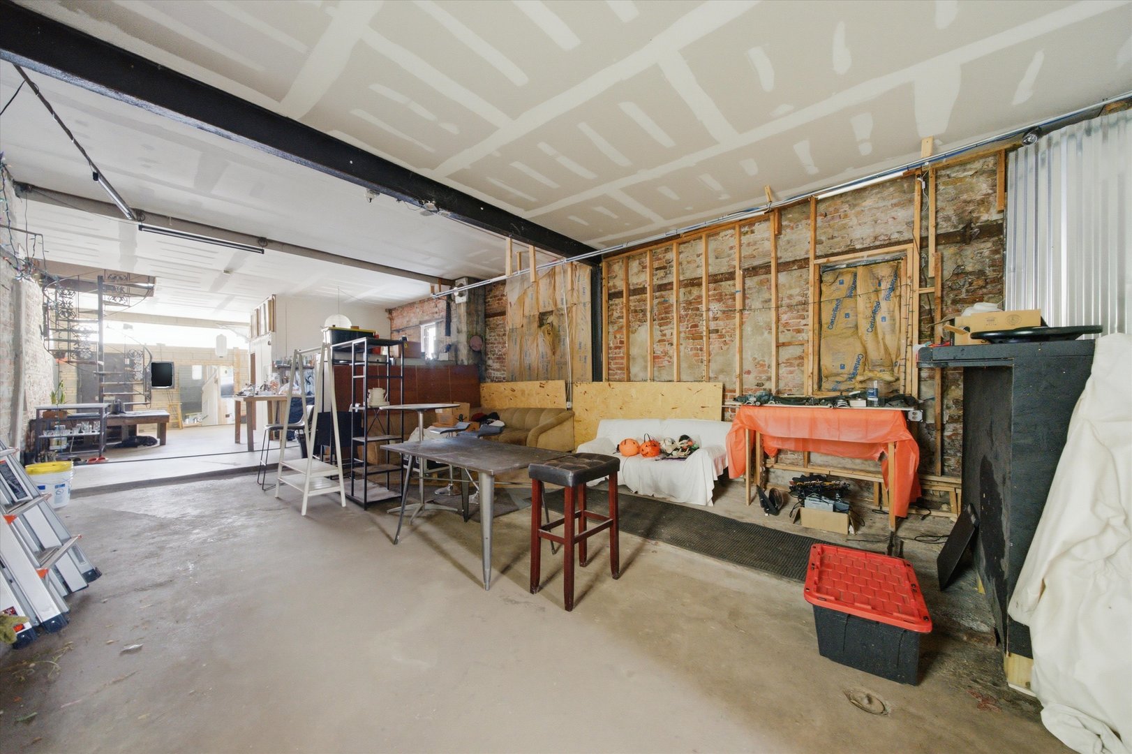 743 N Avers Avenue Property Photo 15