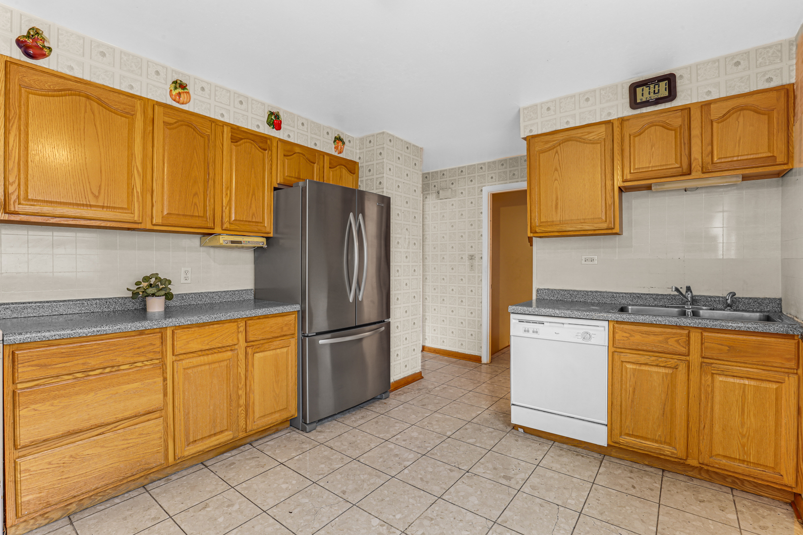 9123 Lamon Avenue D Property Photo 6