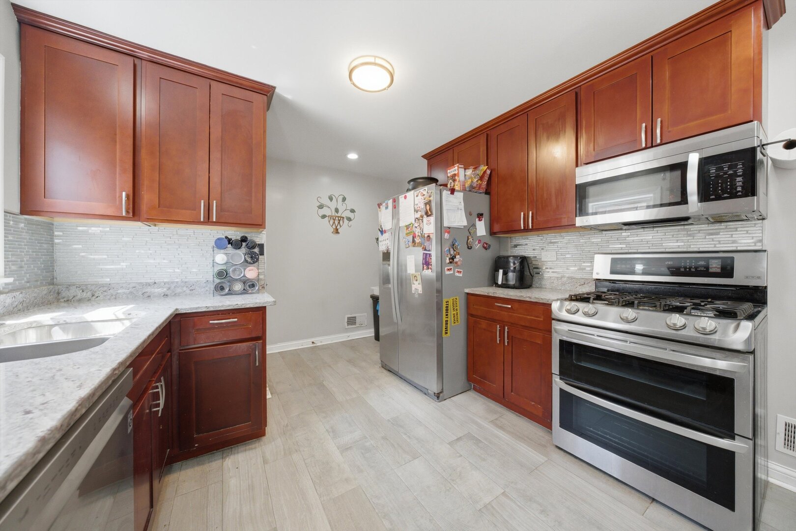 6038 S Komensky Avenue Property Photo 11