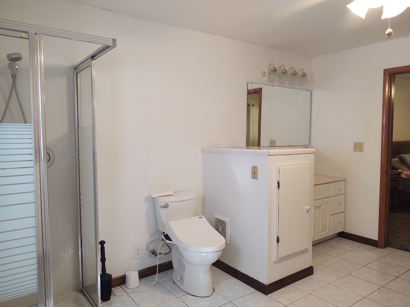 7020 Buncombe Road Property Photo 20