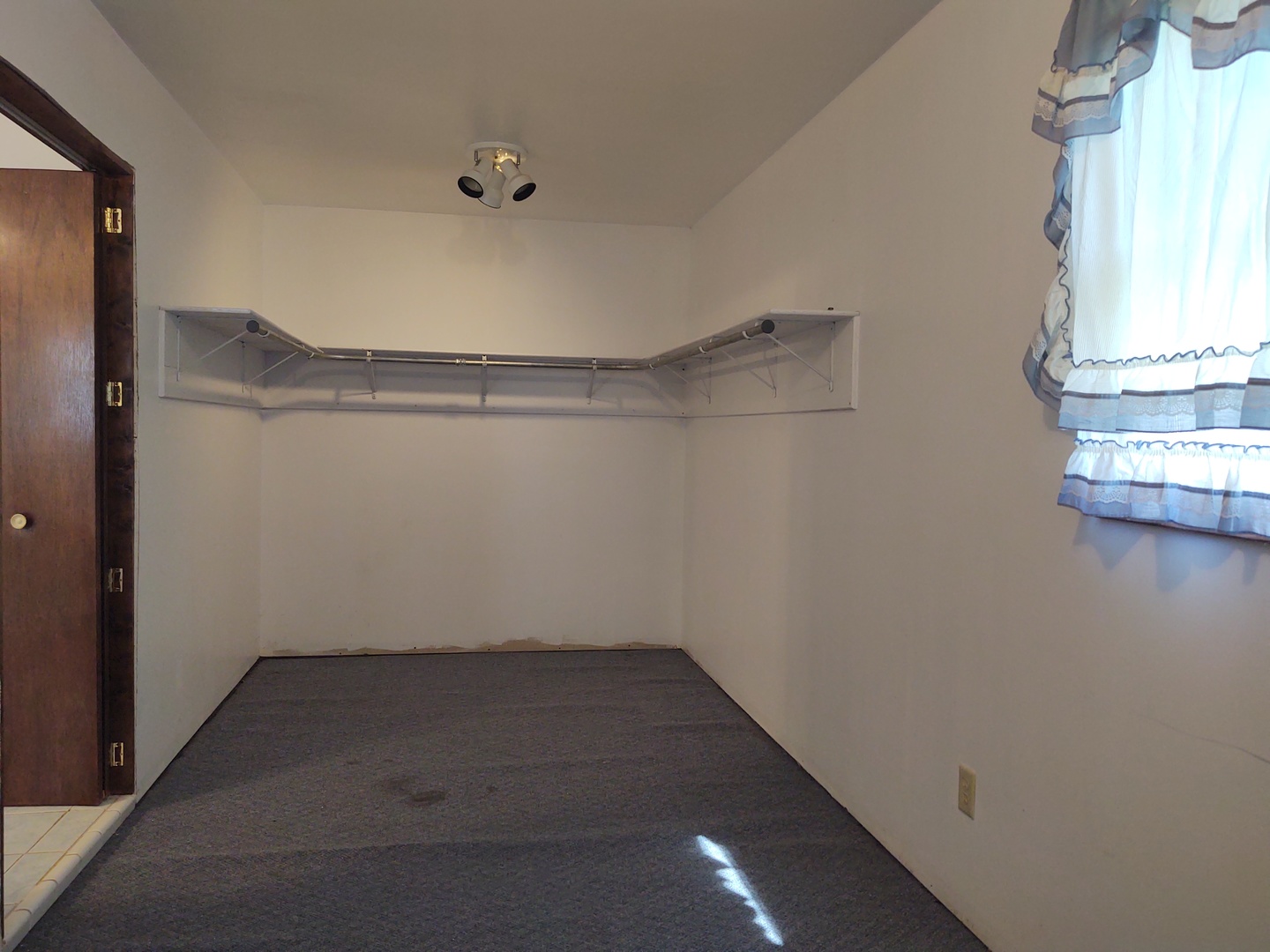 7020 Buncombe Road Property Photo 21