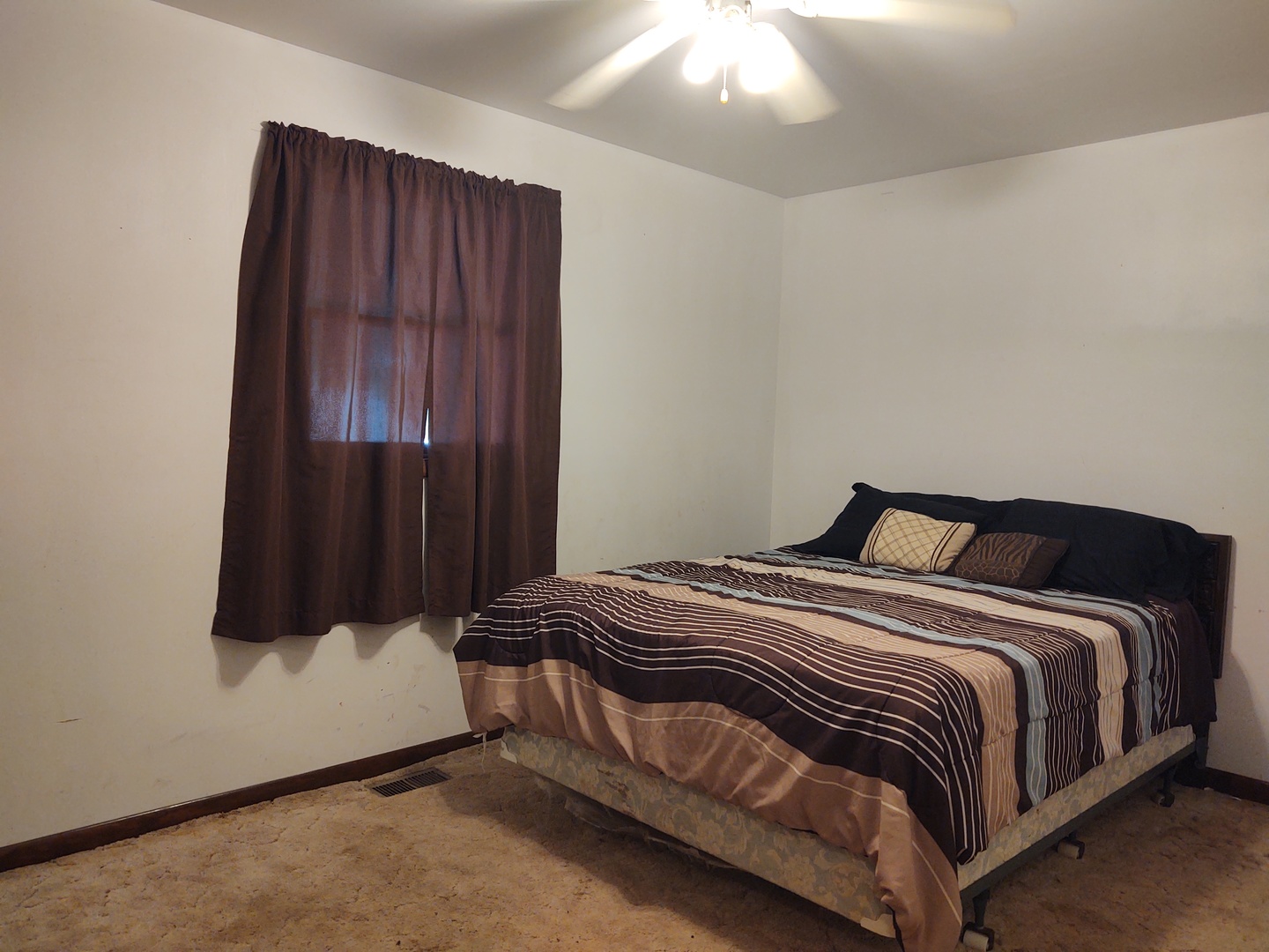 7020 Buncombe Road Property Photo 22