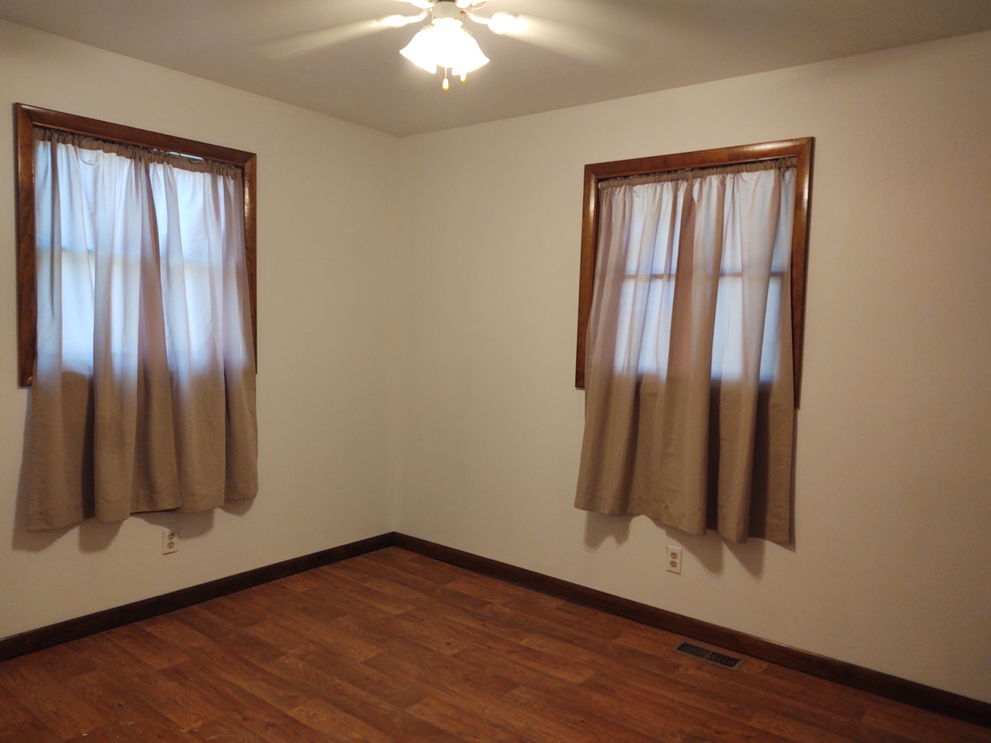 7020 Buncombe Road Property Photo 23