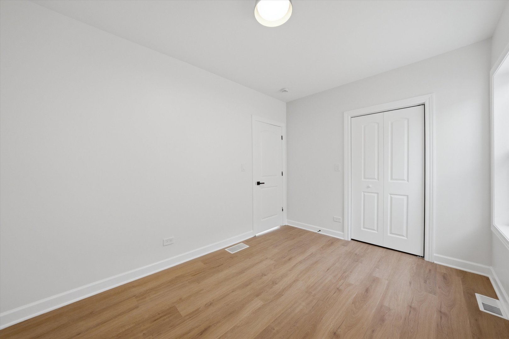 7517 S Carpenter Street Property Photo 12