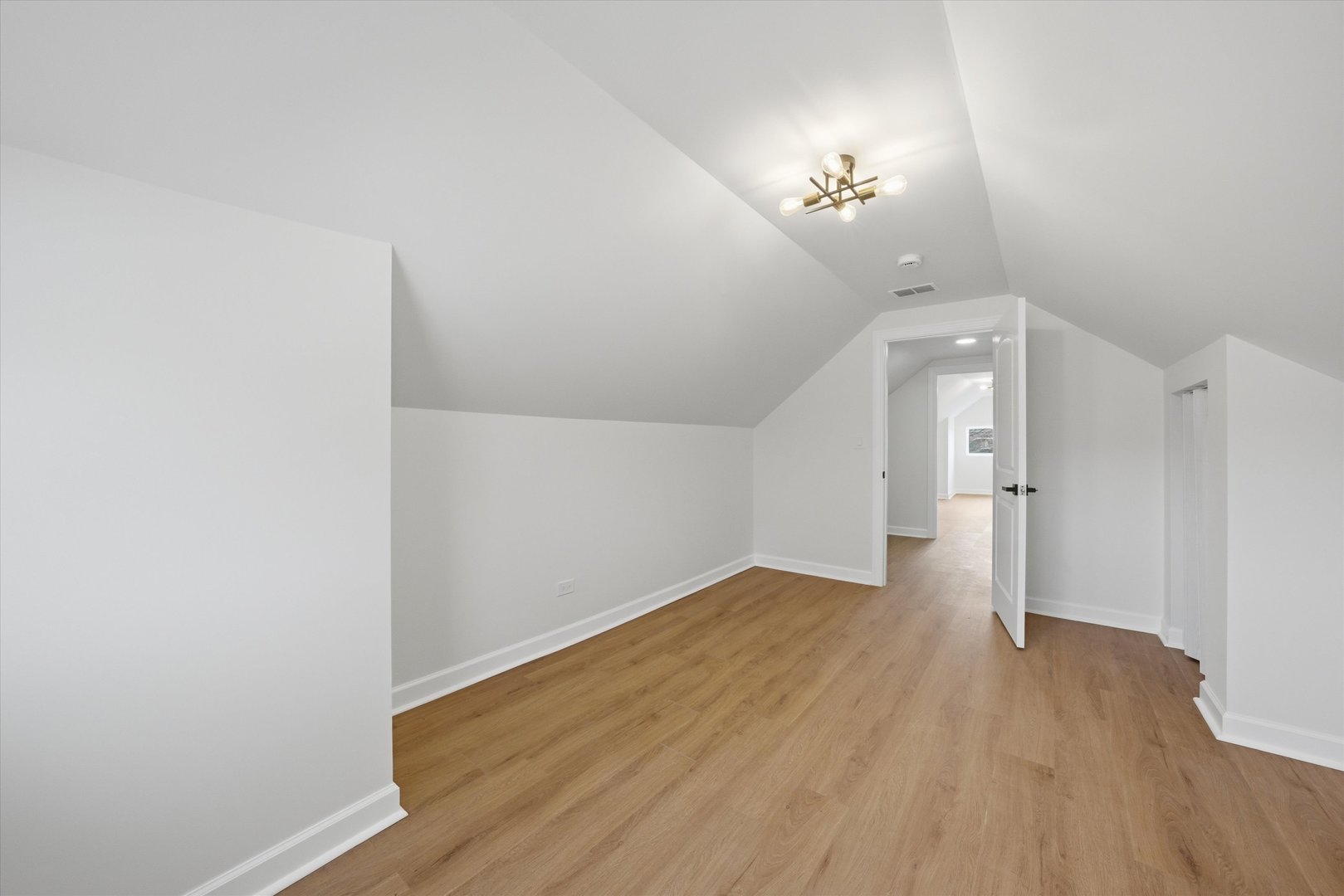 7517 S Carpenter Street Property Photo 19