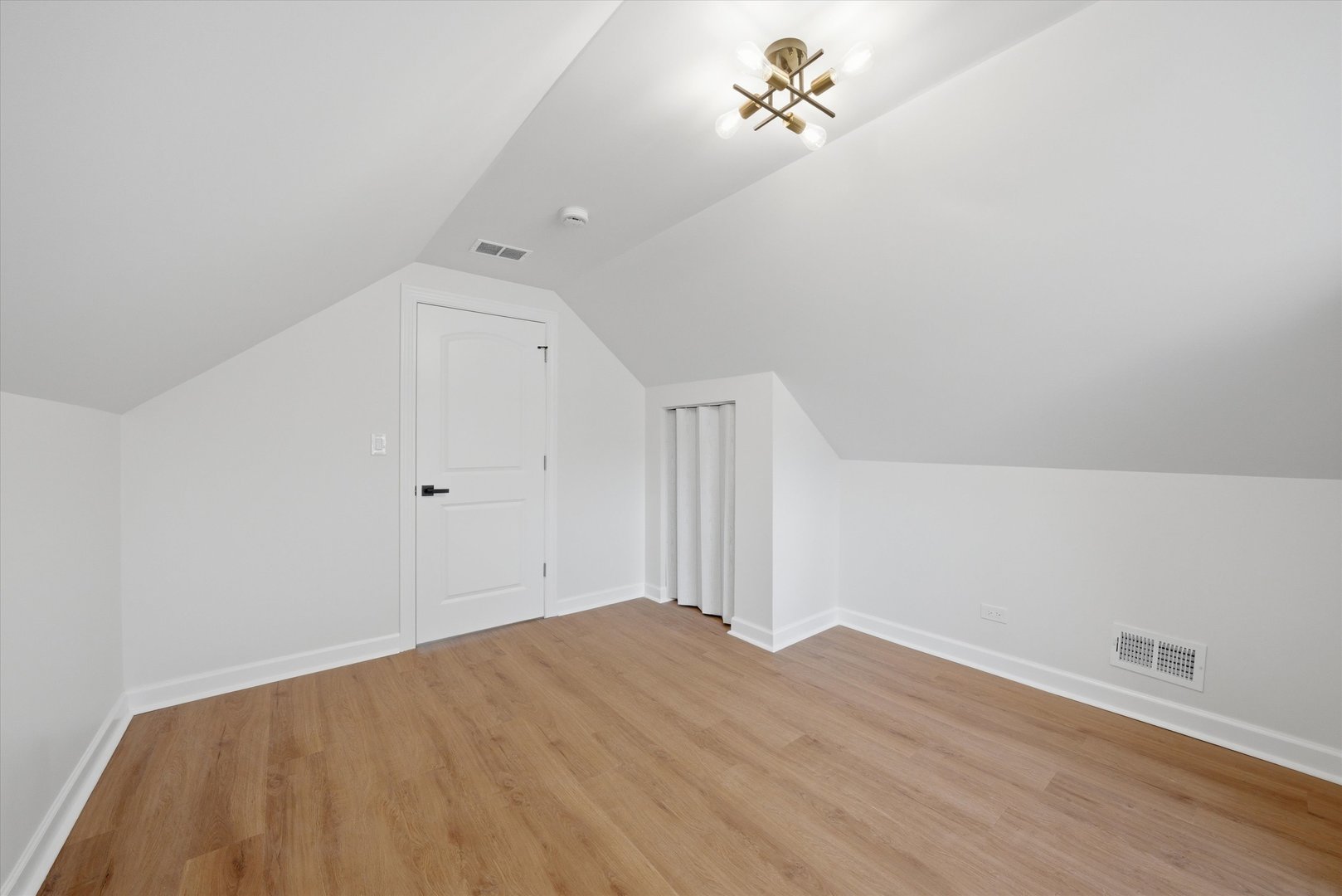 7517 S Carpenter Street Property Photo 20