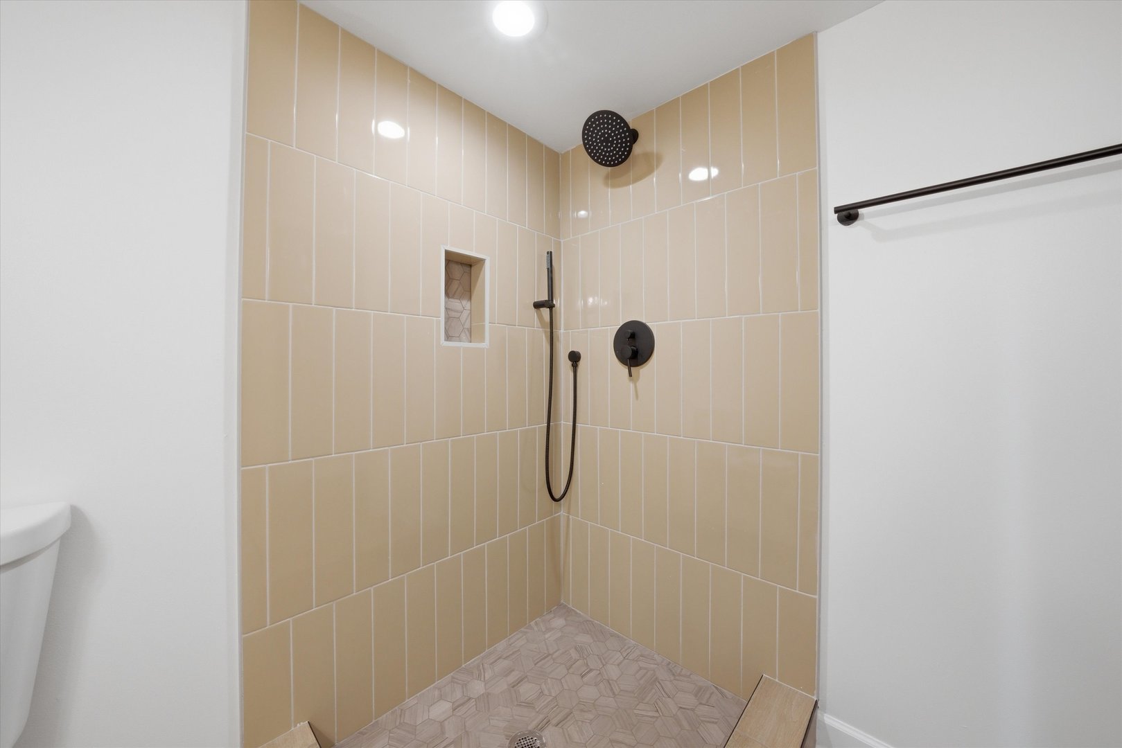 7517 S Carpenter Street Property Photo 25