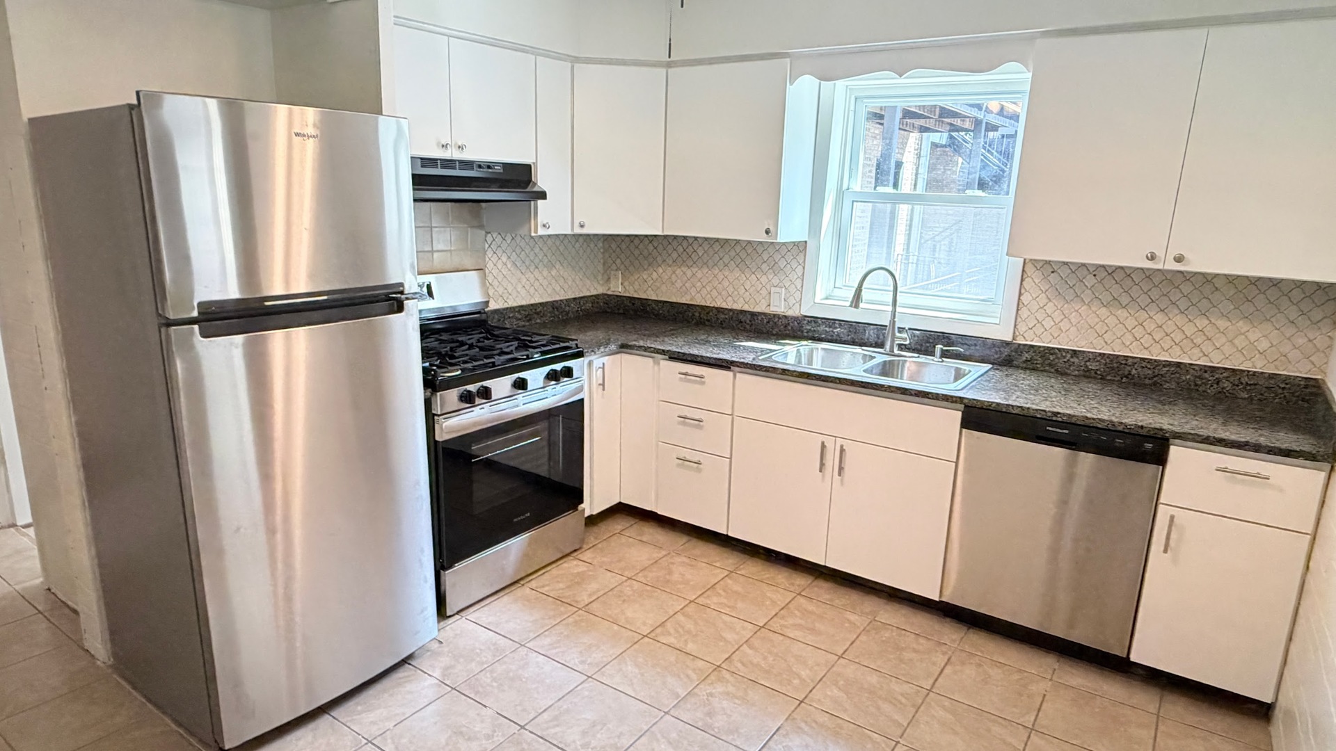 5706 N Maplewood Avenue 1 Property Photo 2