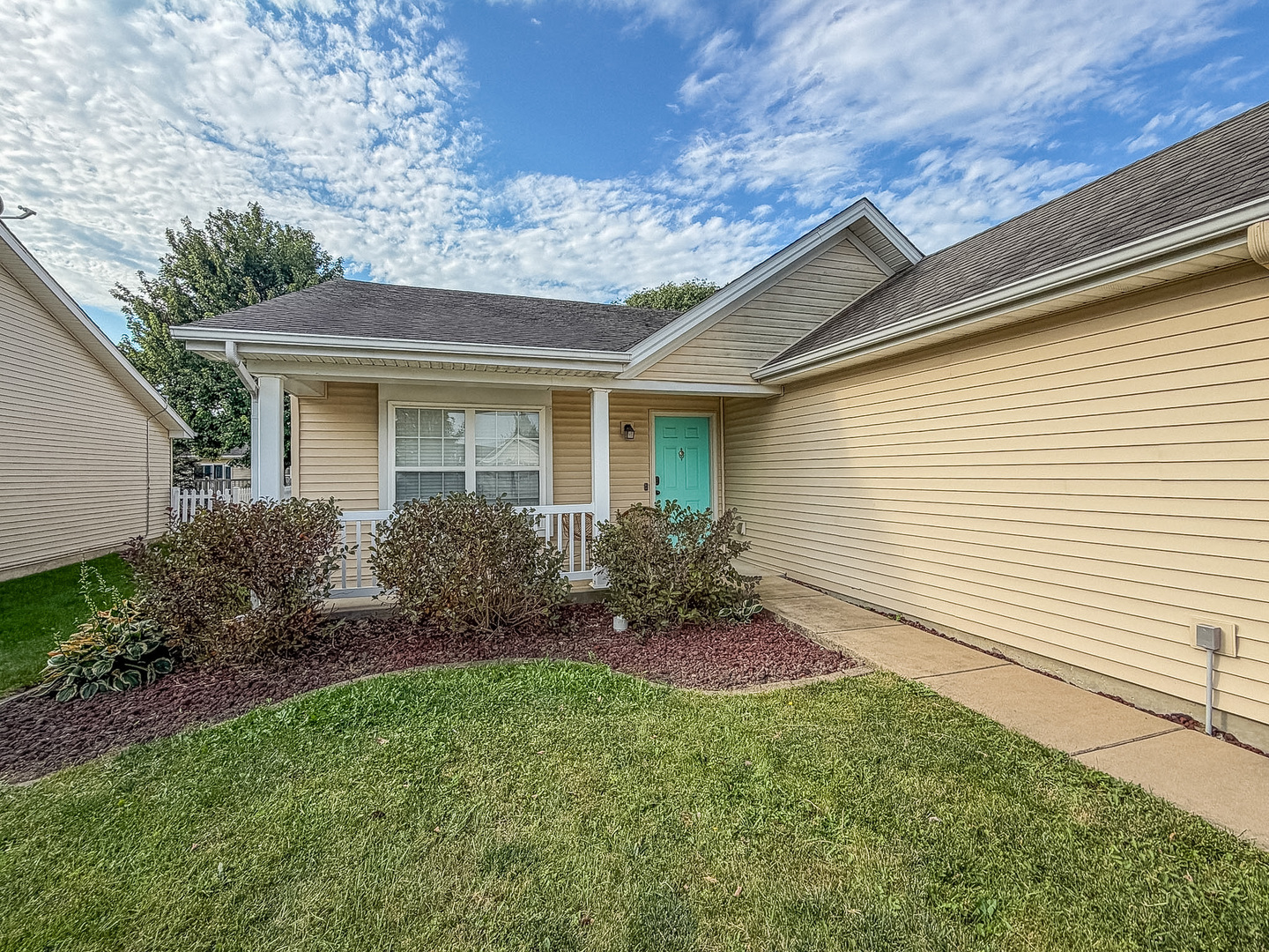711 Newton Drive Property Photo 4