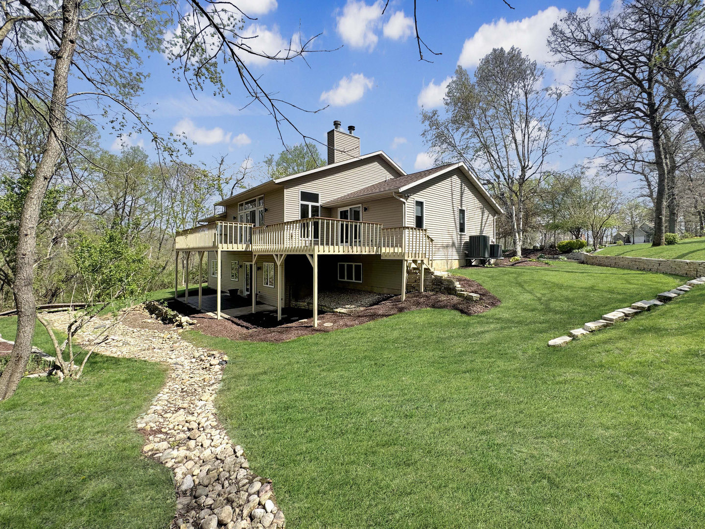 1669 Barberry Circle Property Photo 4