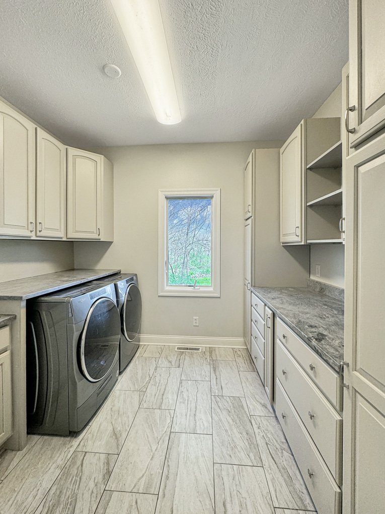 1669 Barberry Circle Property Photo 21