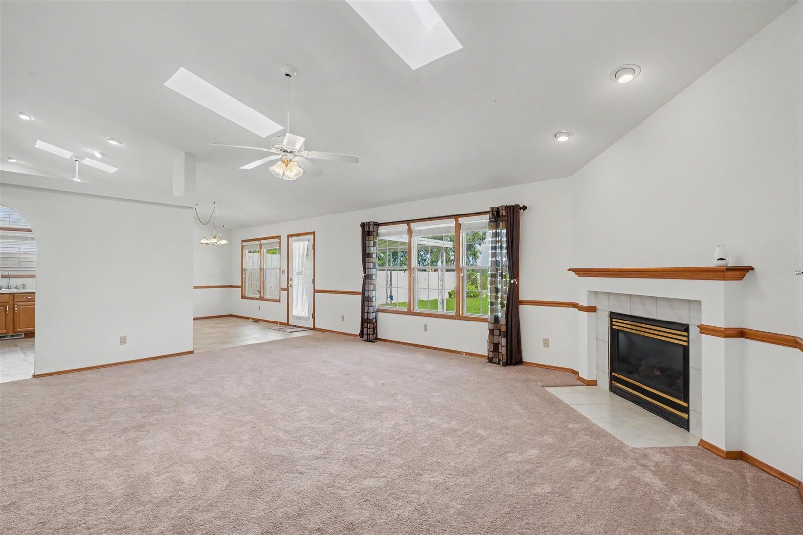 1117 Ascot Drive Property Photo 6