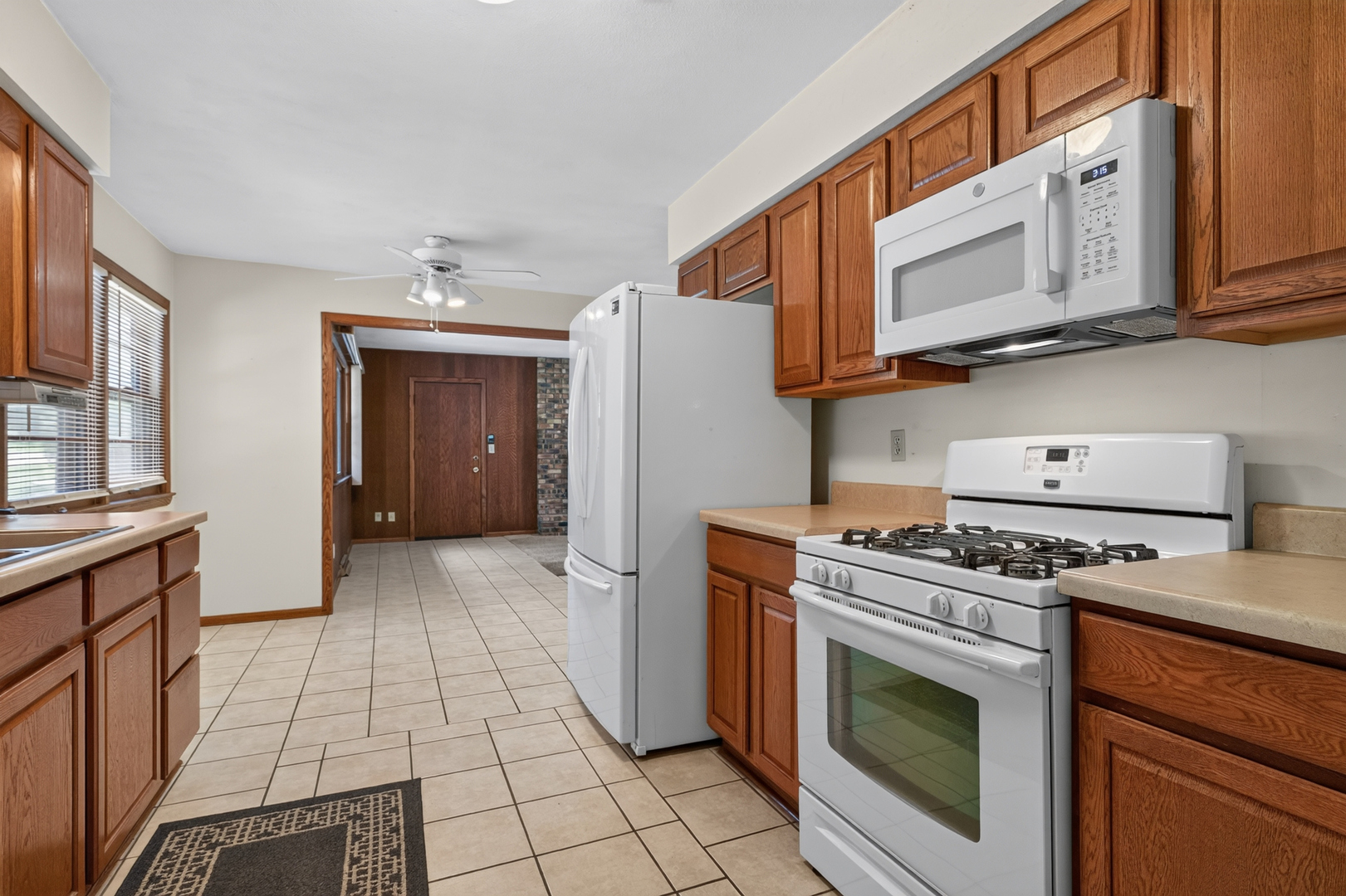 1112 Prestwick Parkway Property Photo 4