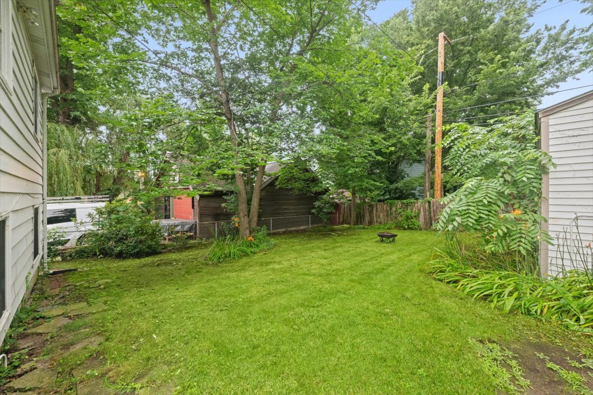 1235 Leon Place Property Photo 3