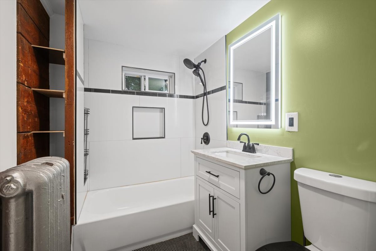 1235 Leon Place Property Photo 12