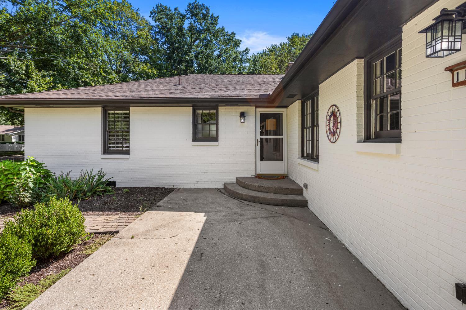1107 Foothill Drive Property Photo 3