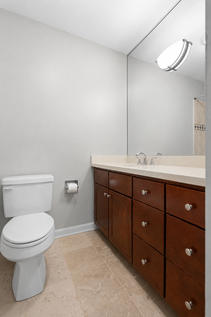 5445 N Sheridan Road 804 Property Photo 10