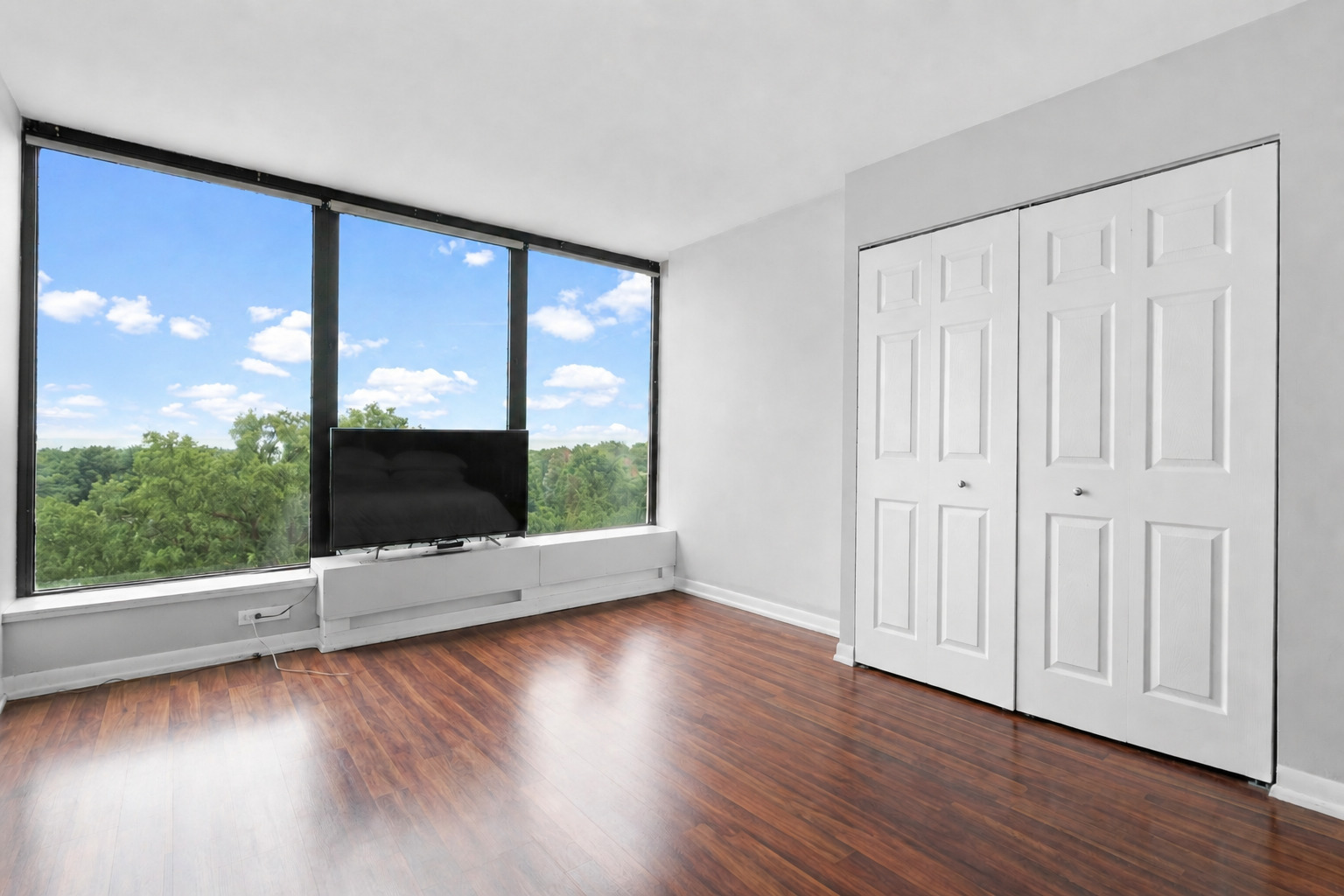 5445 N Sheridan Road 804 Property Photo 12