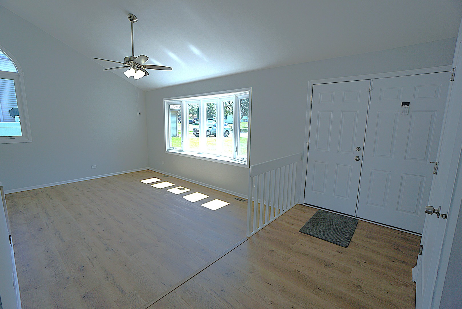 22520 Crescent Way Property Photo 4