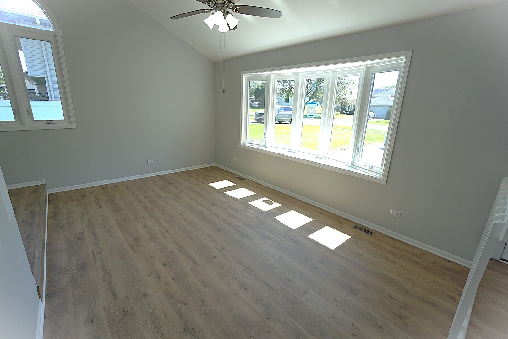 22520 Crescent Way Property Photo 6